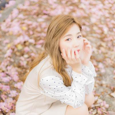 Nilawan Iamchuasawad   Beautiful girl in the flower field - 40