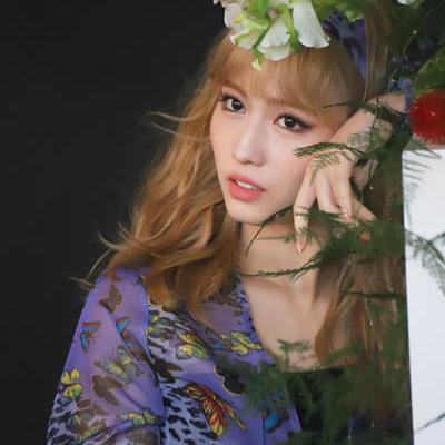 TWICE - 9th Mini Album “MORE &amp; MORE” Jacket Shooting 14