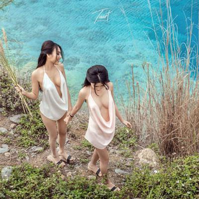 2 cô gái sexy - quyến rũ trong thung thũng với yếm 104