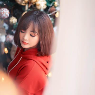 Various Model Beautiful Christmas Girls 25