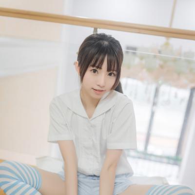 绮太郎 Kitaro - Sọc Xanh Xen Trắng Vớ - 蓝白条纹袜 01