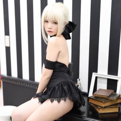 Saber Alter Swimsuit 31